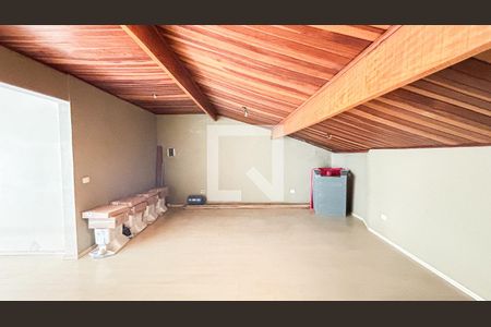 Casa à venda com 269m², 4 quartos e 4 vagas Casa à venda com 269m², 4 quartos e 4 vagasSotao