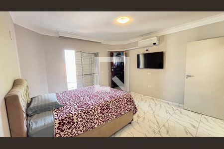 Casa à venda com 269m², 4 quartos e 4 vagas Casa à venda com 269m², 4 quartos e 4 vagasSuite1