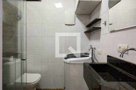 Banheiro de kitnet/studio para alugar com 1 quarto, 35m² em Canto do Forte, Praia Grande