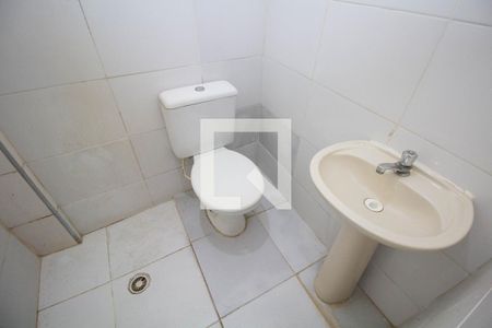 Banheiro de casa para alugar com 1 quarto, 25m² em Vila Robertina, São Paulo