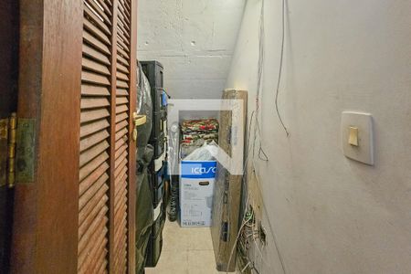 Dispensa de casa para alugar com 4 quartos, 385m² em Jardim Virgínia, Guarujá