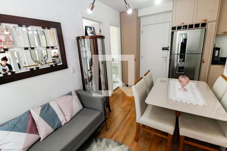 Sala de apartamento para alugar com 2 quartos, 38m² em Paraisópolis, São Paulo