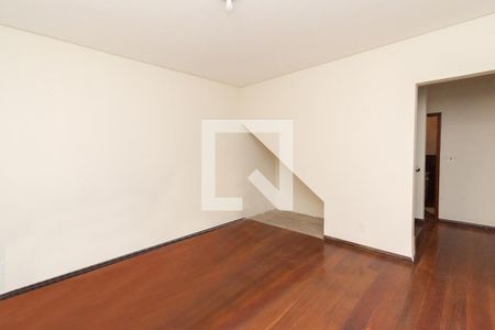 Sala de casa para alugar com 4 quartos, 360m² em Industrial, Contagem