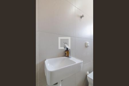 Banheiro de apartamento para alugar com 1 quarto, 40m² em Partenon, Porto Alegre