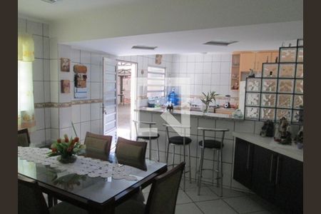 Casa à venda com 3 quartos, 200m² em Jardim Peri, São Paulo