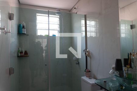 Banheiro de apartamento à venda com 2 quartos, 52m² em Sapucaias, Contagem