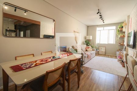 Sala de apartamento para alugar com 2 quartos, 75m² em Centro, Campinas