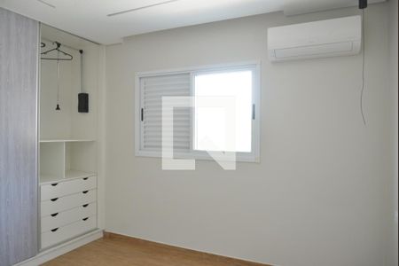 Quarto Suíte 1 de casa para alugar com 2 quartos, 81m² em Jardim das Maravilhas, Santo André