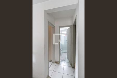 Corredor de apartamento à venda com 2 quartos, 45m² em Cabral, Contagem