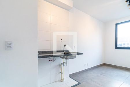 Cozinha de kitnet/studio para alugar com 1 quarto, 24m² em Butantã, São Paulo