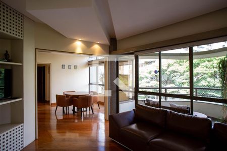 Sala de TV de apartamento à venda com 4 quartos, 230m² em Serra, Belo Horizonte