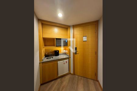 Sala / Cozinha de apartamento para alugar com 1 quarto, 60m² em Asa Norte, Brasília