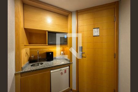 Sala / Cozinha de apartamento para alugar com 1 quarto, 60m² em Asa Norte, Brasília