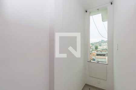 Quarto 1 de apartamento para alugar com 2 quartos, 76m² em Manguinhos, Rio de Janeiro