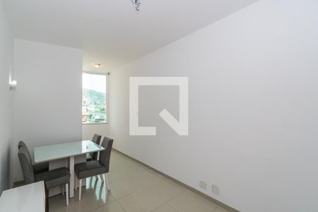 Sala de apartamento para alugar com 2 quartos, 76m² em Manguinhos, Rio de Janeiro