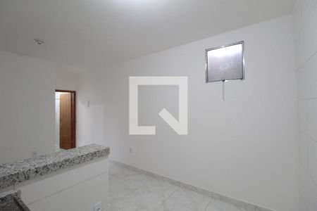 Sala e Cozinha de kitnet/studio para alugar com 1 quarto, 40m² em Minas Caixa, Belo Horizonte