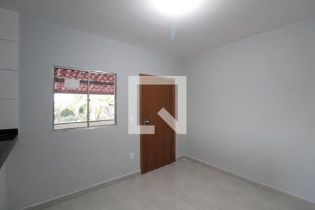 Sala e Cozinha de kitnet/studio para alugar com 1 quarto, 40m² em Minas Caixa, Belo Horizonte