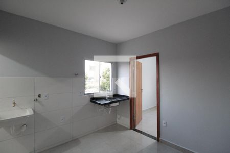 Sala e Cozinha de kitnet/studio para alugar com 1 quarto, 40m² em Minas Caixa, Belo Horizonte