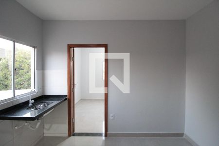 Sala e Cozinha de kitnet/studio para alugar com 1 quarto, 40m² em Minas Caixa, Belo Horizonte