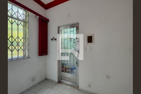 Entrada de apartamento à venda com 1 quarto, 52m² em Benfica, Rio de Janeiro