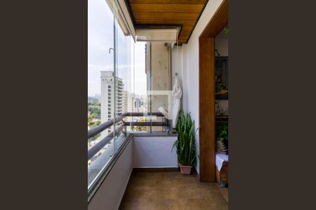 Varanda Sala de apartamento para alugar com 4 quartos, 137m² em Vila Suzana, São Paulo