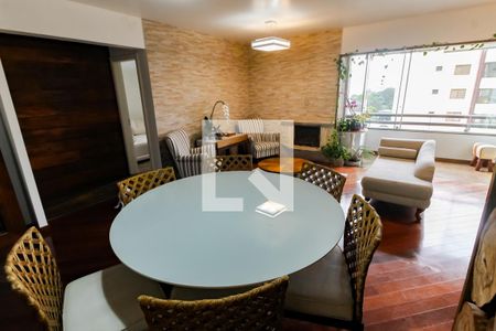 Sala de apartamento para alugar com 4 quartos, 137m² em Vila Suzana, São Paulo