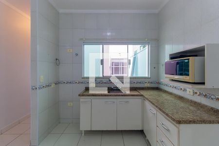 Cozinha de casa para alugar com 1 quarto, 96m² em Jardim Ana Rosa, São Paulo