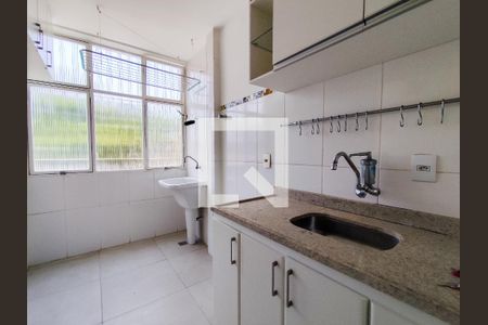 Apartamento à venda com 2 quartos, 56m² em Santa Tereza, Belo Horizonte