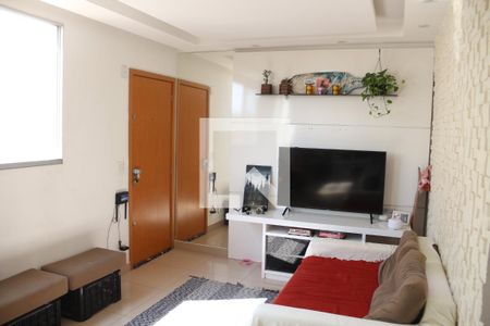 Sala de apartamento à venda com 2 quartos, 48m² em Califórnia, Contagem