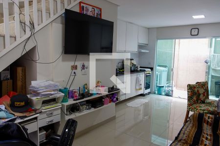 sala de casa de condomínio para alugar com 2 quartos, 72m² em São Pedro, Osasco