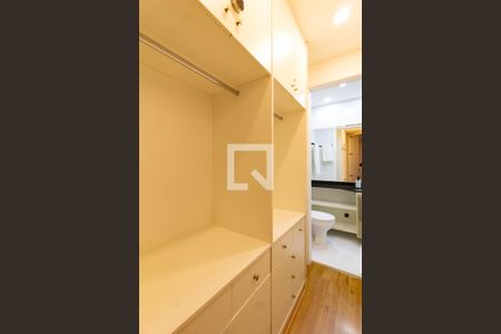 Closet Suíte de apartamento para alugar com 2 quartos, 92m² em Leblon, Rio de Janeiro