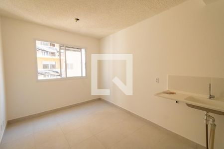 Sala/Cozinha de apartamento para alugar com 2 quartos, 32m² em Vila Graciosa, São Paulo