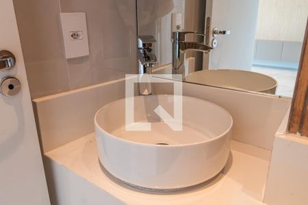 Lavabo de apartamento para alugar com 2 quartos, 72m² em Tamboré, Barueri