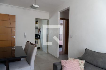 Sala de apartamento para alugar com 2 quartos, 46m² em Cabral, Contagem