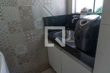 Cozinha de apartamento para alugar com 2 quartos, 46m² em Cabral, Contagem