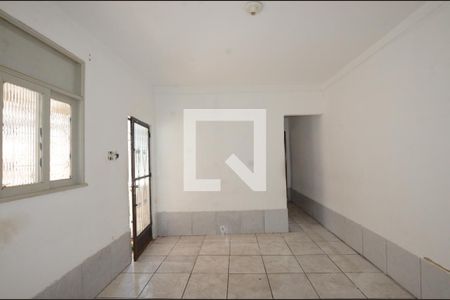 Sala de casa para alugar com 2 quartos, 85m² em Bento Ribeiro, Rio de Janeiro