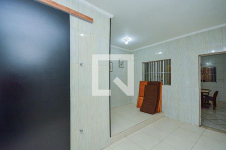 Quarto 1 de casa para alugar com 1 quarto, 70m² em Guarapiranga, São Paulo