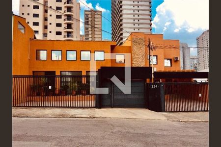 Casa à venda com 4 quartos, 239m² em Santo Amaro, São Paulo