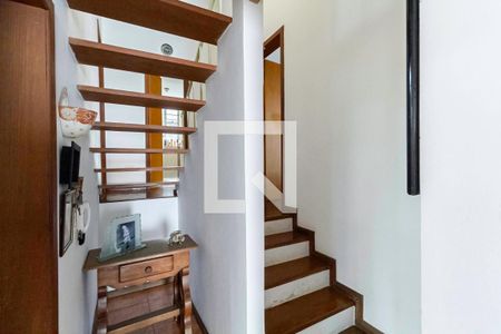 Escada de casa à venda com 4 quartos, 180m² em Bandeirantes (pampulha), Belo Horizonte