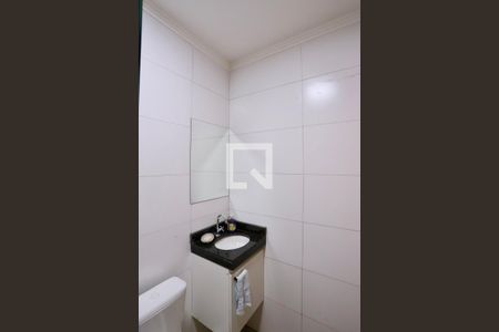 Banheiro de apartamento para alugar com 1 quarto, 41m² em Vila Diva (zona Leste), São Paulo