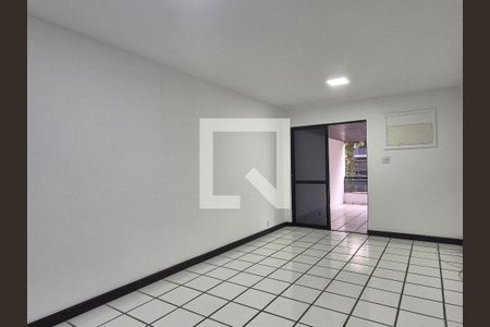 sala de apartamento para alugar com 3 quartos, 110m² em Recreio dos Bandeirantes, Rio de Janeiro