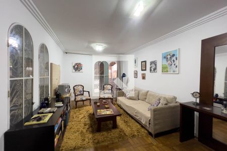 Sala de casa à venda com 4 quartos, 225m² em Vila Firmiano Pinto, São Paulo