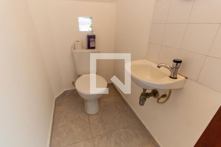 Lavabo de casa para alugar com 4 quartos, 190m² em Quinta da Paineira, São Paulo