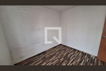 Quarto de apartamento para alugar com 2 quartos, 45m² em Parque Santa Rosa, Suzano