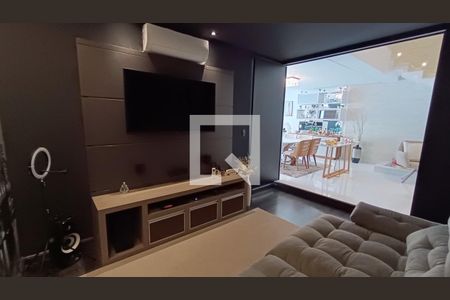 Sala de TV de casa de condomínio para alugar com 3 quartos, 285m² em Jardim Ibiti do Paco, Sorocaba