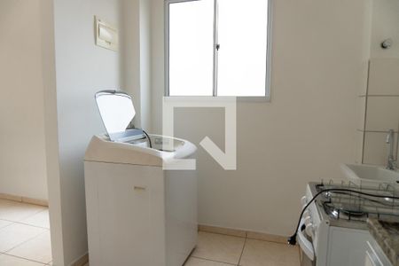 Sala/Cozinha/serviço  de apartamento para alugar com 2 quartos, 44m² em Chácaras Reunidas Santa Terezinha, Contagem