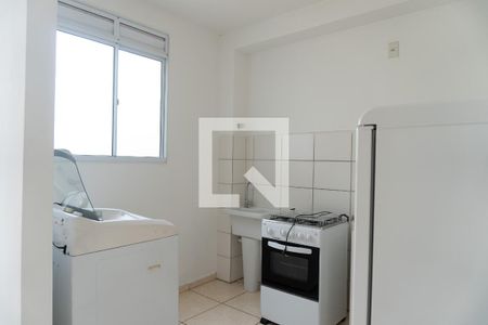 Sala/Cozinha/serviço  de apartamento para alugar com 2 quartos, 44m² em Chácaras Reunidas Santa Terezinha, Contagem