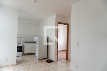 Sala/Cozinha/serviço  de apartamento para alugar com 2 quartos, 44m² em Chácaras Reunidas Santa Terezinha, Contagem