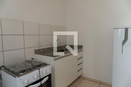 Sala/Cozinha/serviço  de apartamento para alugar com 2 quartos, 44m² em Chácaras Reunidas Santa Terezinha, Contagem