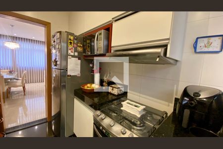 Cozinha de apartamento à venda com 3 quartos, 110m² em Gutierrez, Belo Horizonte